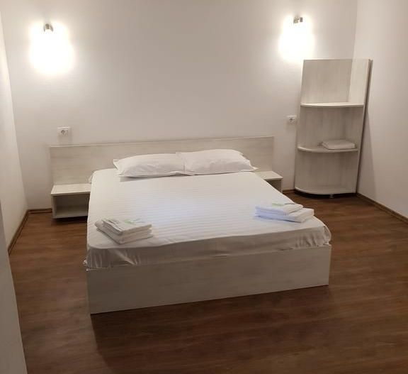 CAzare pentru firme,angajati zona Onix - Poză 2