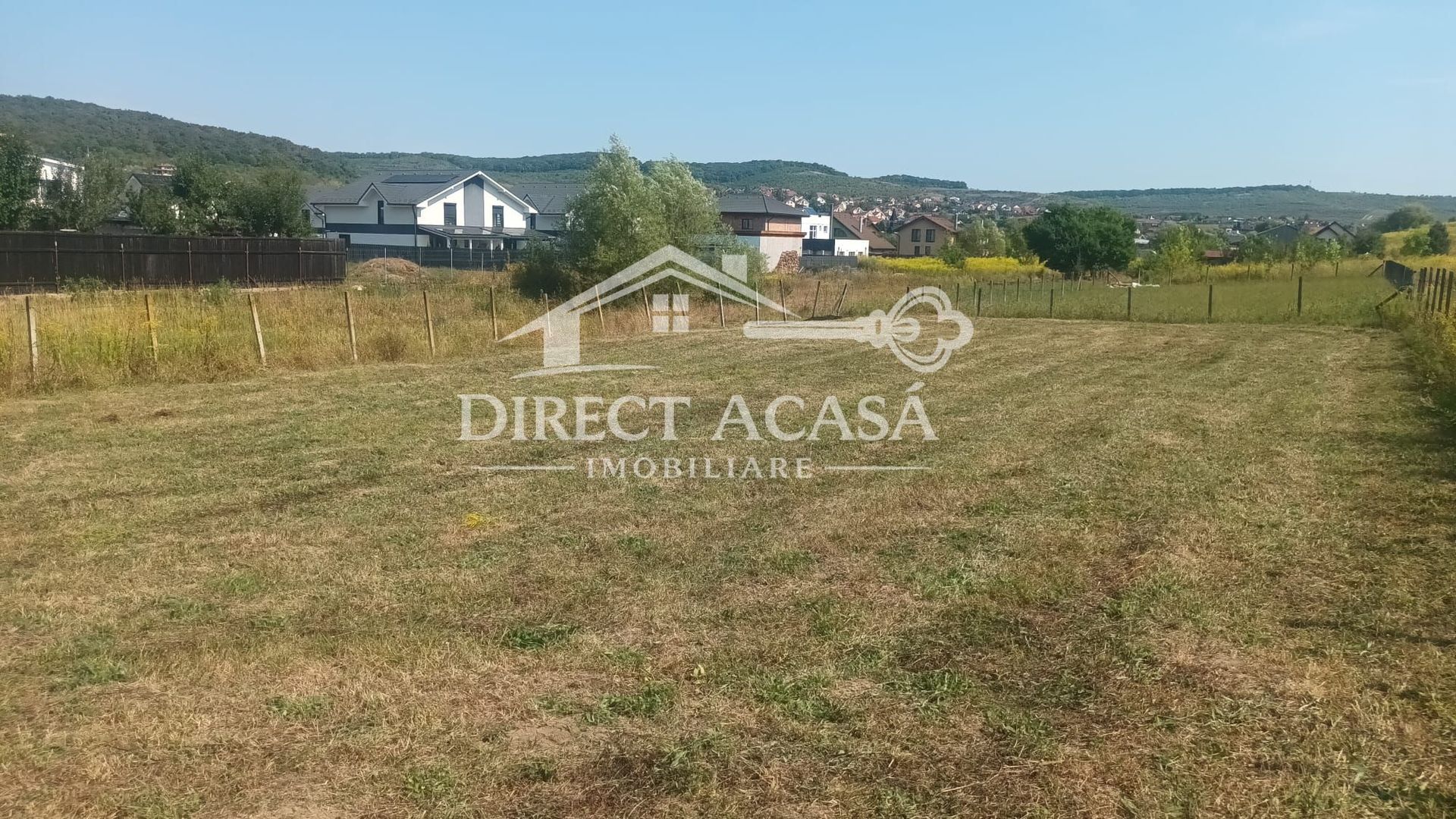 Teren intravilan 653 mp, Livezeni, utilitati, drum acces - Poză 1