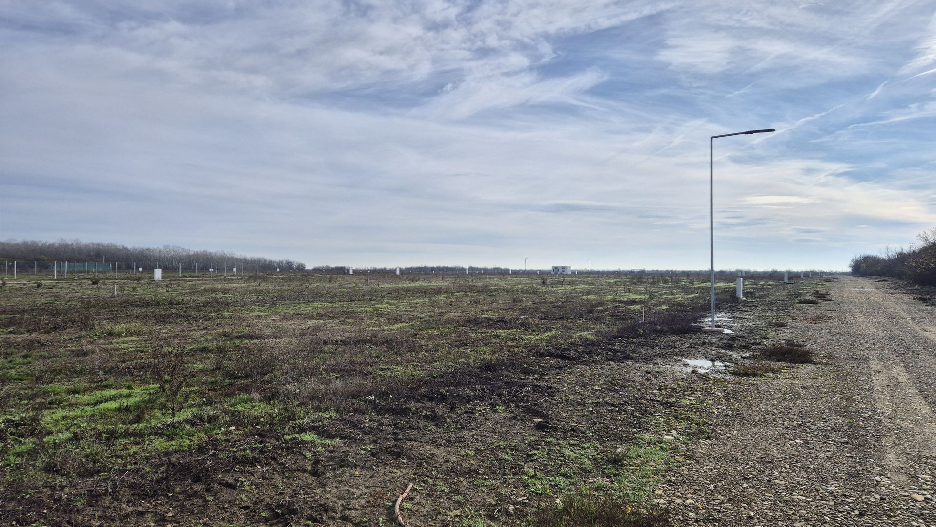 Loturi de teren 638 mp - curent tras la teren - Crevedia - Poză 2