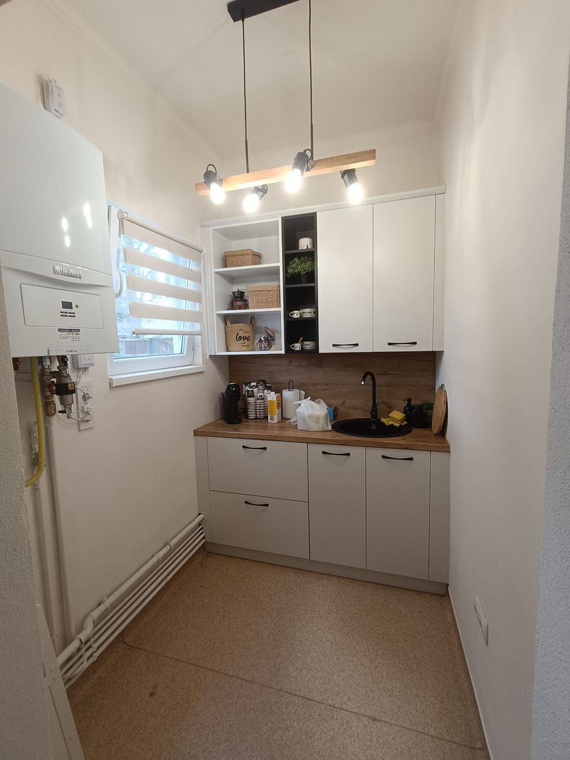 Spatiu comercial de inchiriat, pretabil birou, 20 mpu, mobilat, Sebes - Poză 6
