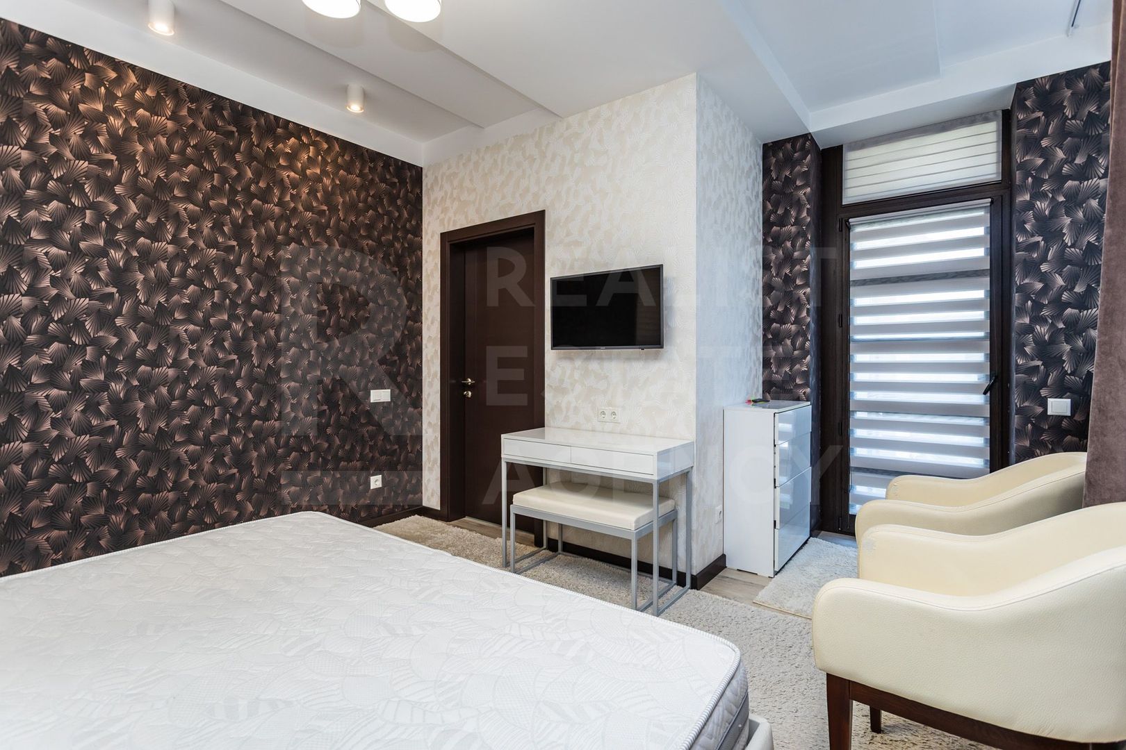 Vânzare, casă, 3 nivele, 4 camere, strada Schinoasa, com. Bacioi - Poză 14