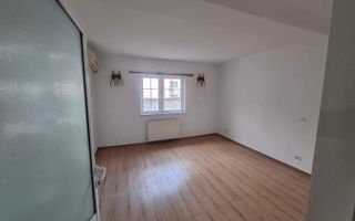 Închiriez spațiu 130 mp, str. Smârdan, Iași. Pretabil birouri, cabinet, salon - Poză 4