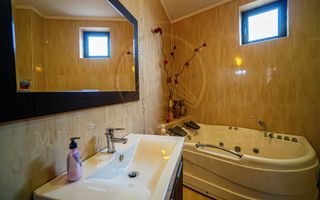 Casă Spațioasă în Palazu Mare – Ideală pentru Două Familii! - Poză 9