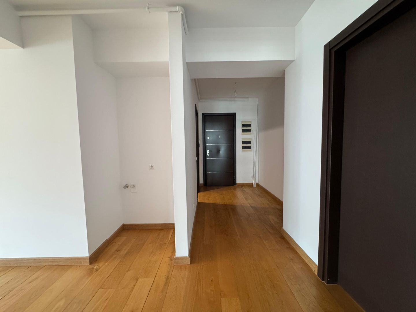 3 CAMERE| UPGROUND - Poză 7