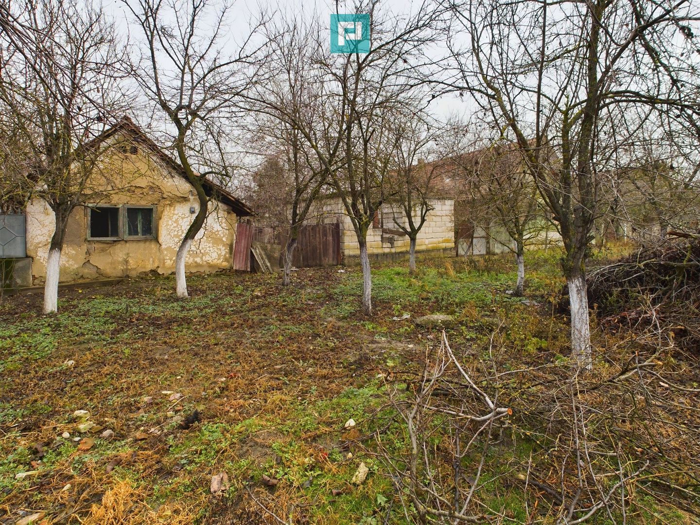 Teren cu casă demolabilă în Şuştra - Poză 2