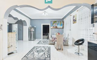 Două case, curte mare, lângă Castelul Huniazilor - Poză 15