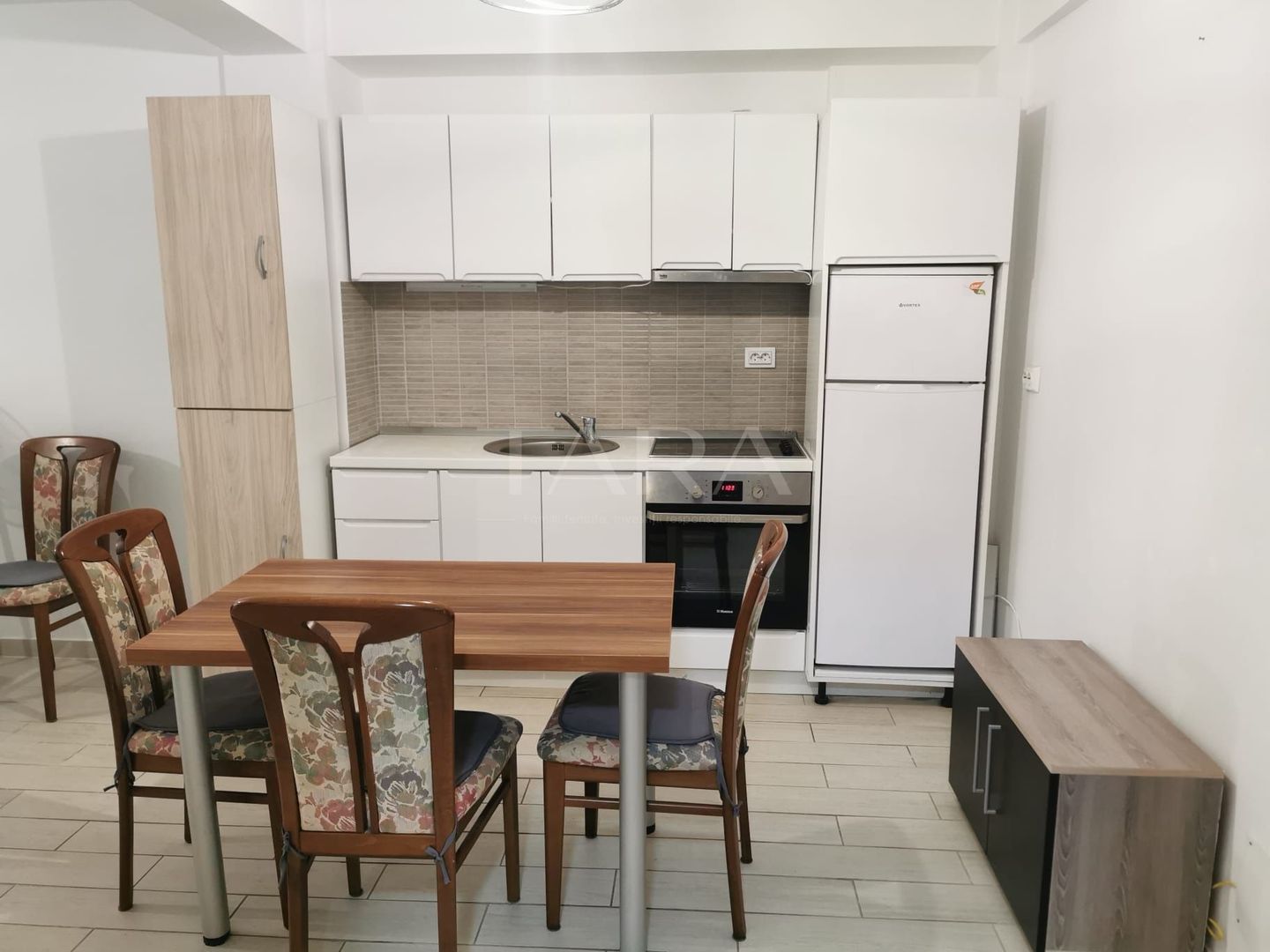 Apartament cu 2 cameră și parcare subterană, în zona Campului. - Poză 1