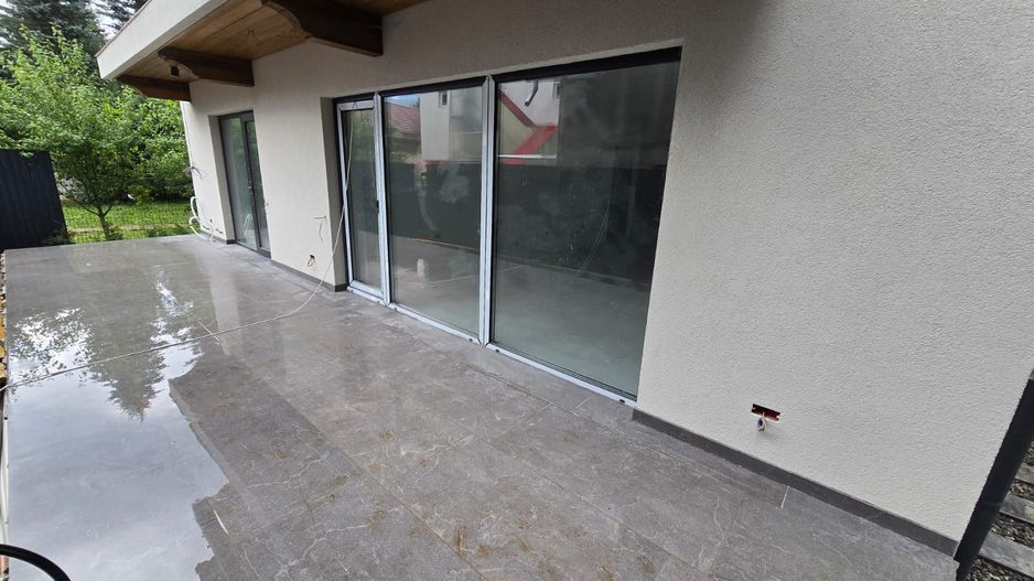 Studio 49,35 mp + 21,35 mp terasele + loc de parcare - Busteni - Poză 3