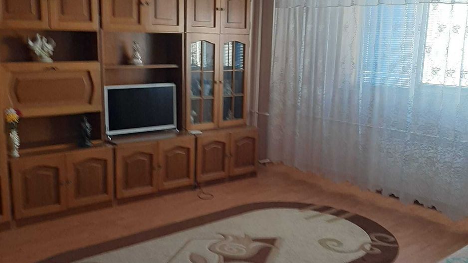 BRASADAS închiriază ap 2 cam Et 6/8 zona Unirii - Poză 2