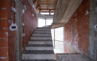 Casa de vanzare 7 camere P+E Sanmartin sat.Rontau - Poză 12