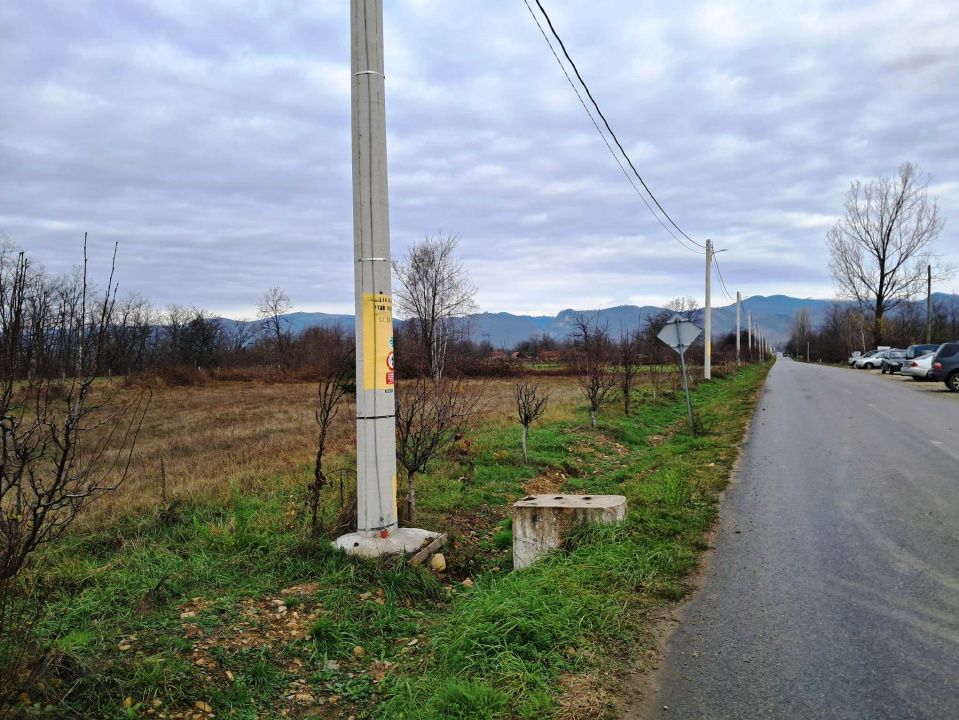TEREN INTRAVILAN POLOVRAGI - Poză 3