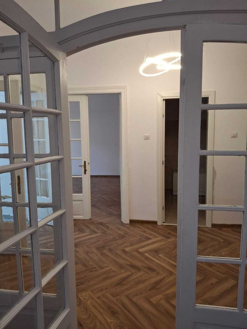 Apartament 2 camere de vânzare, vilă, parter, curte, încălzire în pardoseală - Poză 1