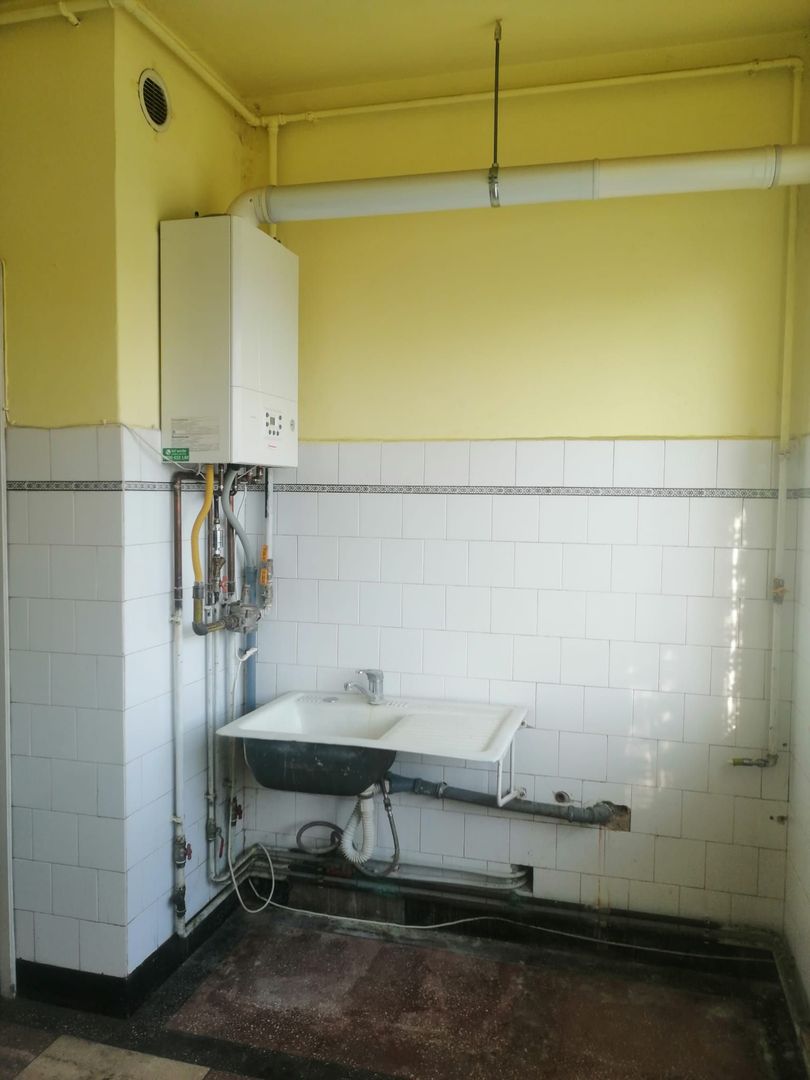 Zona centrala, apartament 3 camere in casa - Poză 10