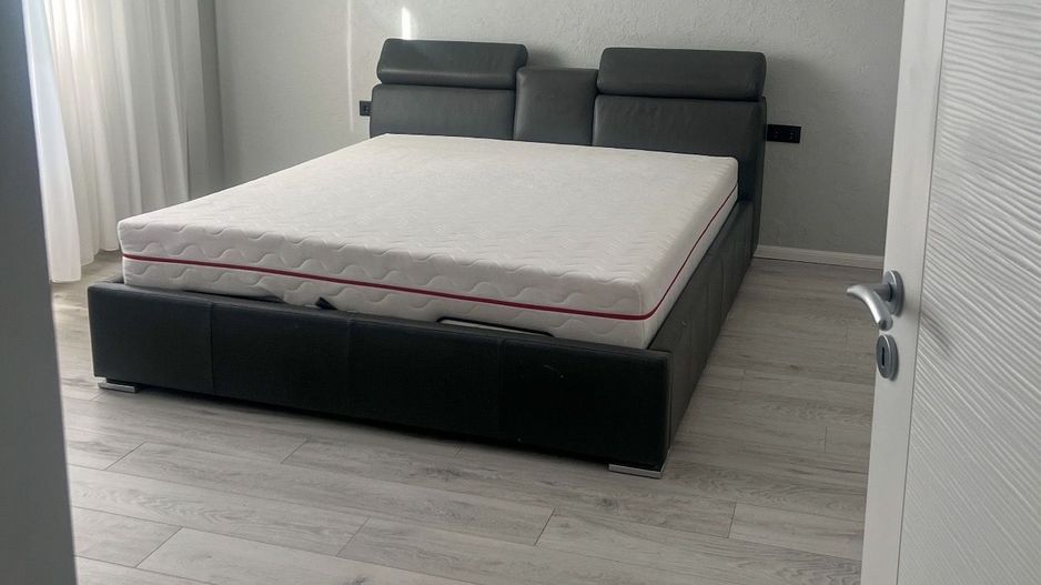 AP. 4 CAMERE - LA VILA, CENTRALA PROPRIE, CURTE, BUCATARIE INCHISA - Poză 3