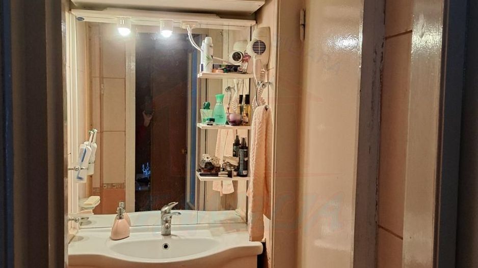 Vanzare apartament cu 3 camere(Neacsu)Micro 19, sup 64 mp, 78.000 euro - Poză 4