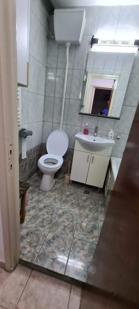 Inchiriere Apartament 3 camere- zona Berceni-Centrala proprie - Poză 9