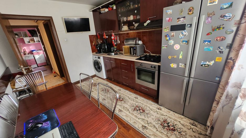 vand apartament 3 camere, etaj 2 , zona Alunis - Poză 4