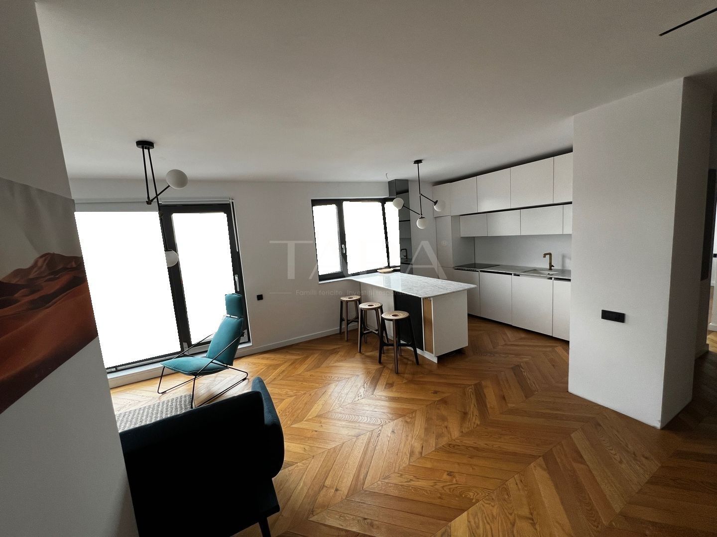 Apartament modern cu terasă spațioasă de vânzare în Mărăști. - Poză 4