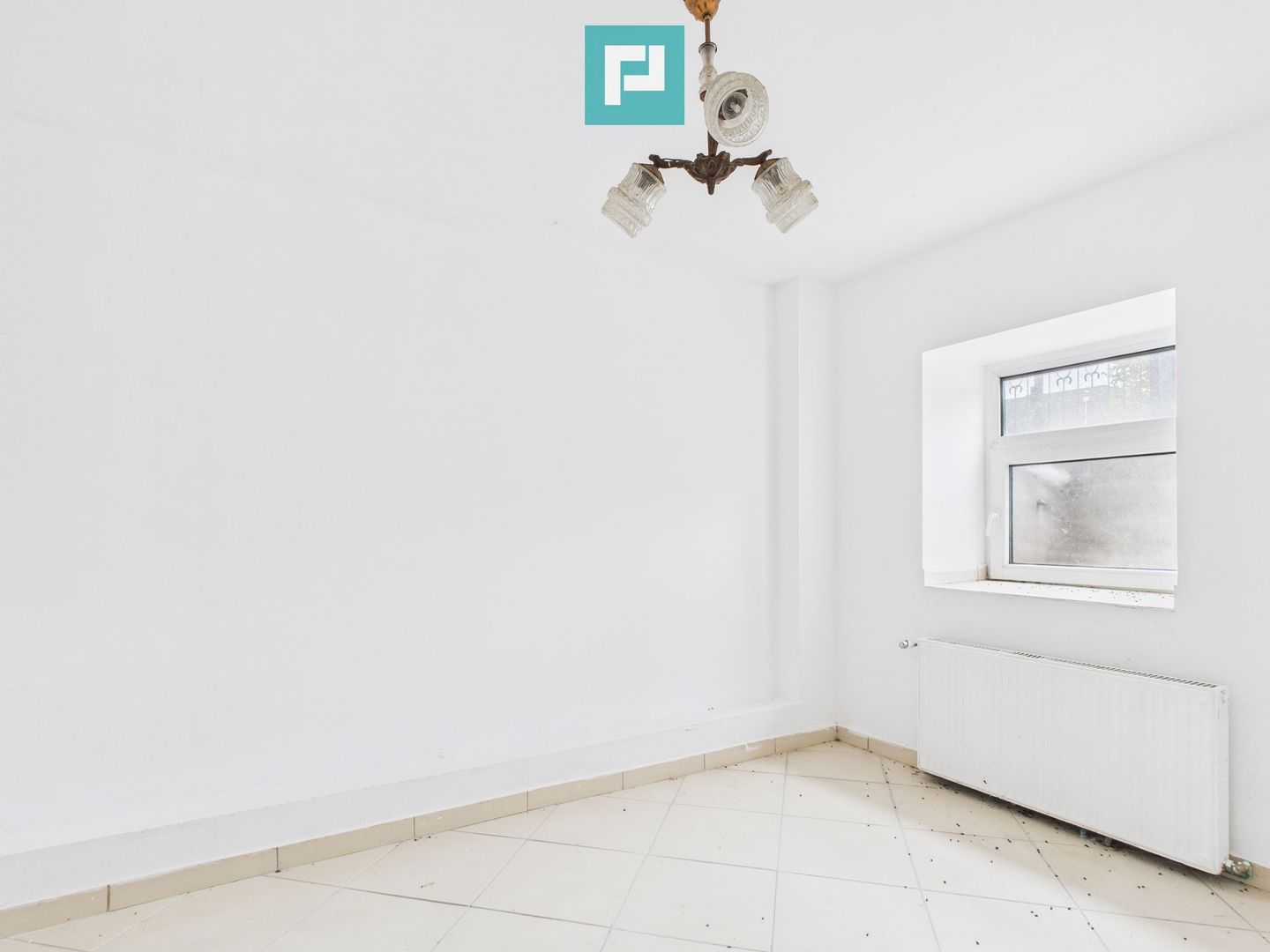 Vilă cu 5 camere pentru investiții în Dumbrăvița - Poză 20