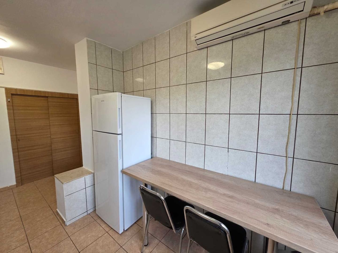 3 camere spatioase, AC, dressing generos, zona linistita Titan - Poză 6