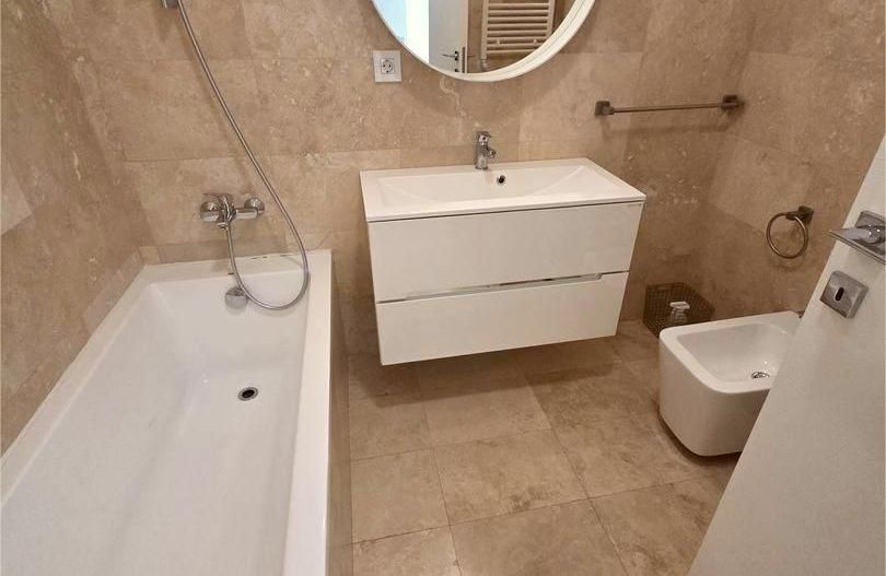 Penthouse 4 camere LUX, vedere parc Cazzavillan, 2 locuri parcare - Poză 19