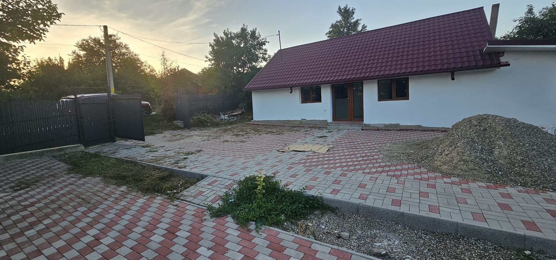 Casă de vânzare în Văleni Secuieni – Fără comision pentru cumpărător - Poză 2