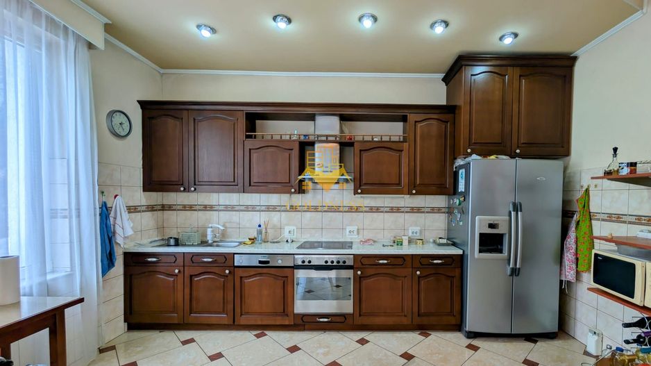 Vila, 6 Camere, 365 mp, 4 bai, Andrei Muresanu, Constantin Brancusi - Poză 4