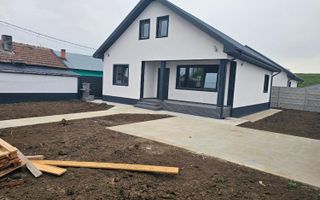 CASĂ  DE VÂNZARE – VALU LUI TRAIAN - Poză 1