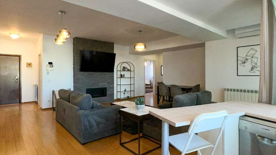 Chirie | Apartament 3 camere | Dressing | 2 locuri de parcare - Poză 1