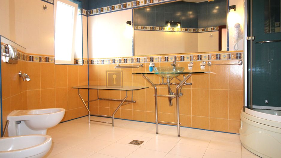 Casă individuală – Dumbrăvița, mobilata si utilata, spatii generoase. - Poză 23