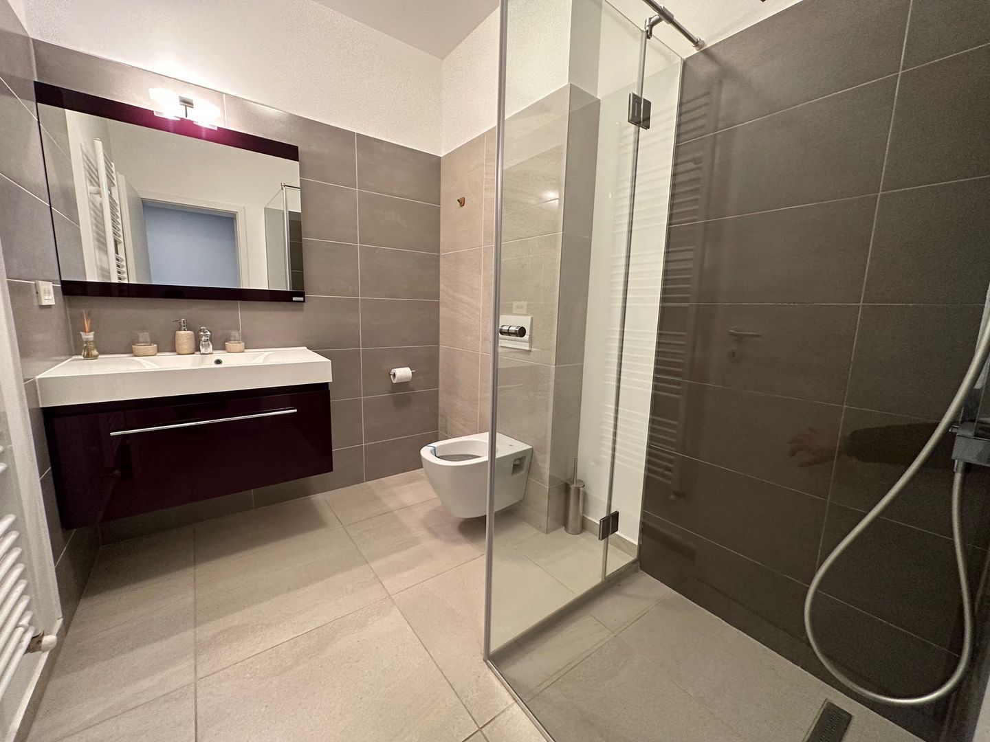 Apartament cu 3 camere de închiriat în zona Nord - Poză 16