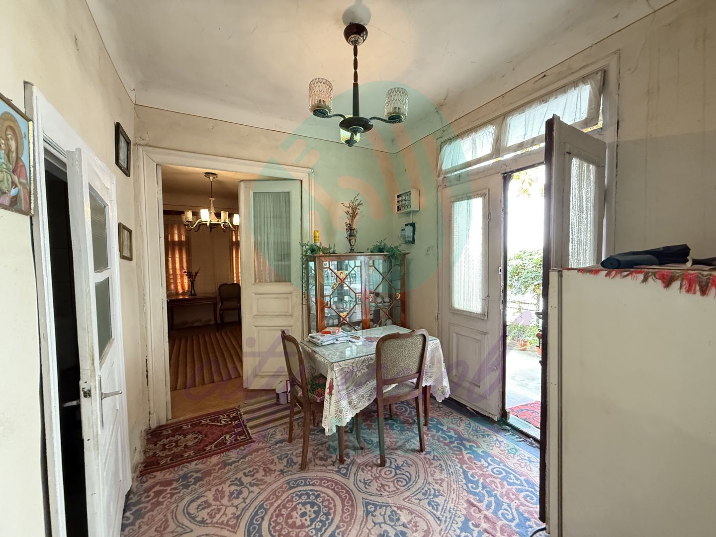 Casa singura in curte la 2 pasi de Calea Calarasilor - Poză 6