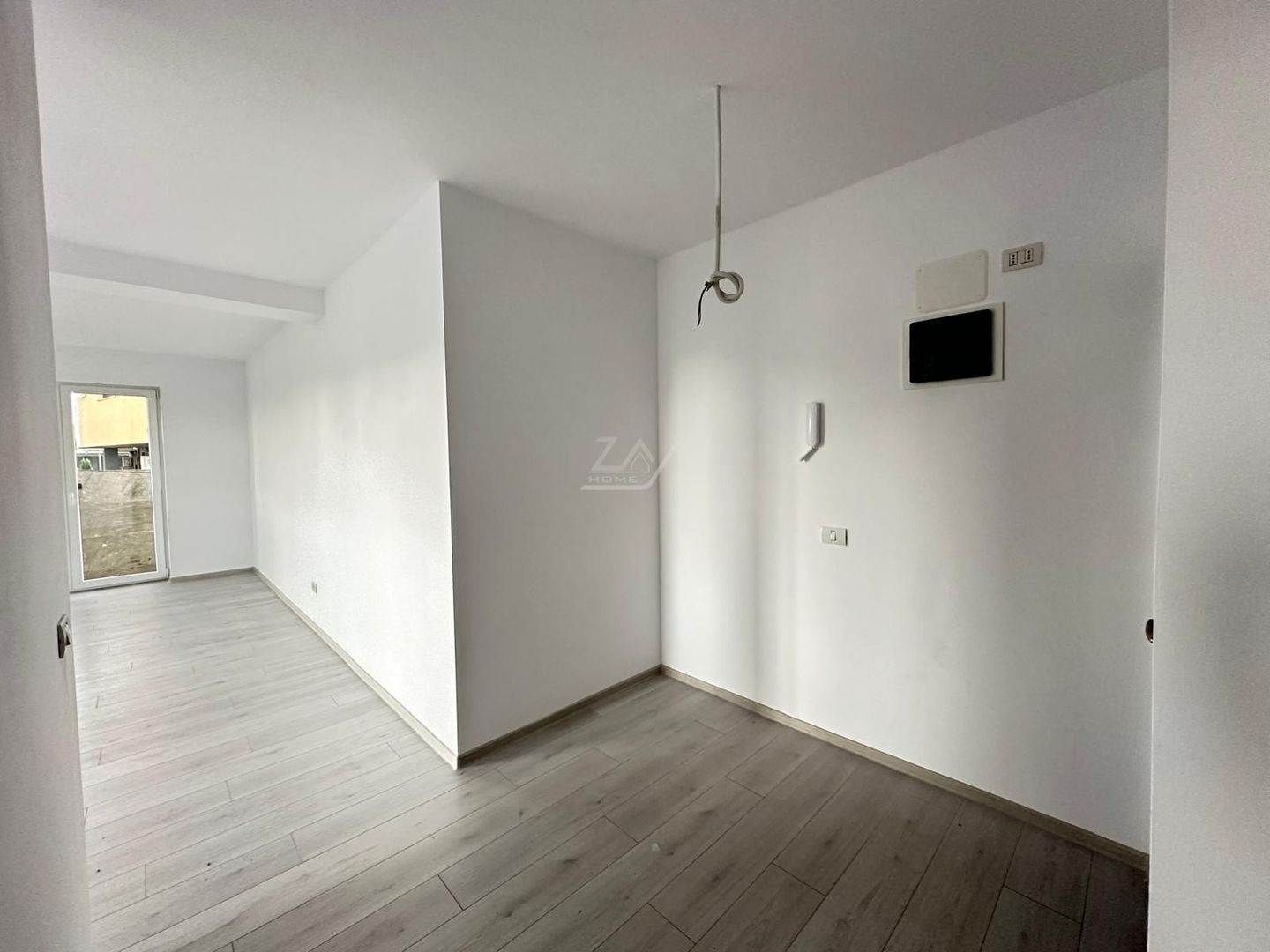Bloc nou cu finisaje superioare. Etaj intermediar. Loc de parcare - Poză 7