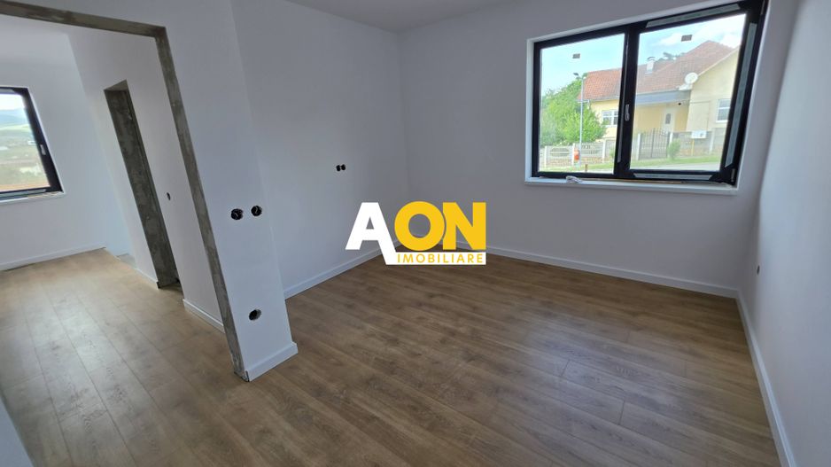 Duplex modern, 4 camere, curte 315 mp, predare mobilata,zonă liniștită - Poză 9