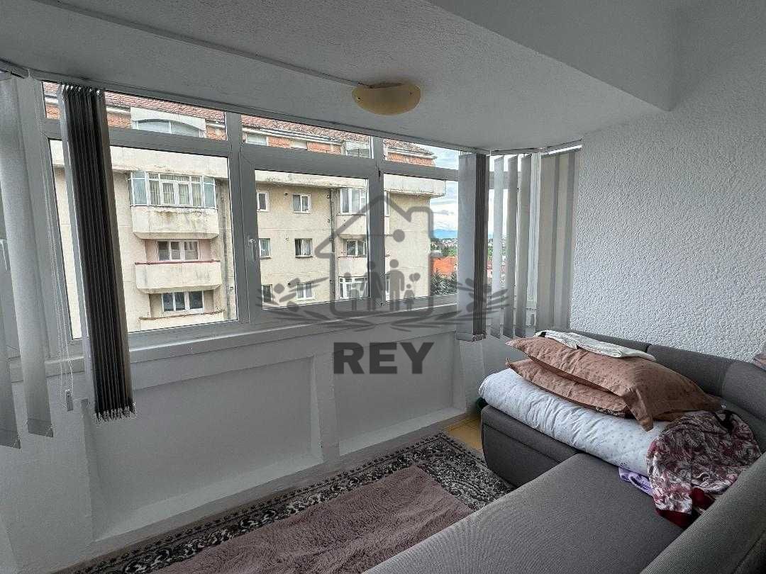 Apartament 4 camere, 4 balcoane in zona Turnisor - 159.000 € - Poză 2