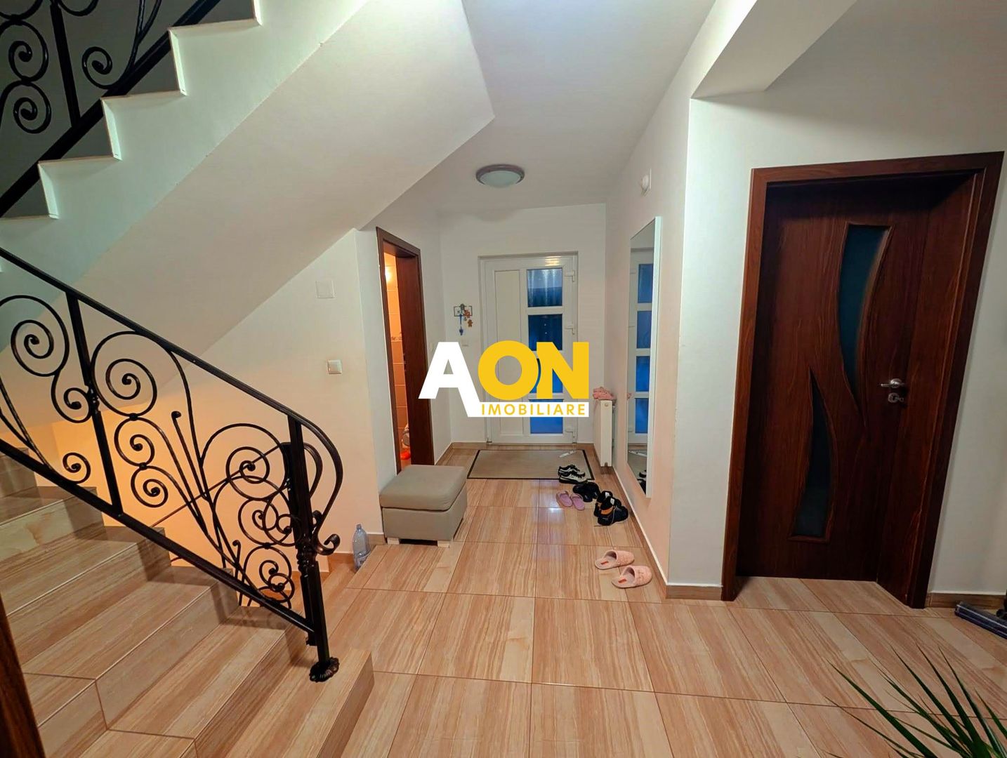 Casă tip înșiruit, D+P+M, 4 camere, garaj, 214 mp teren, zona Centru - Poză 11