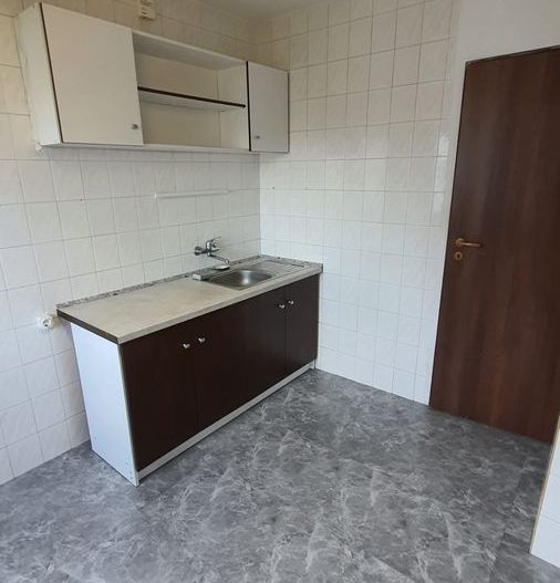 Închiriez apartament 3 camere, nemobilat, Piața Muncii, pentru locuit - Poză 6