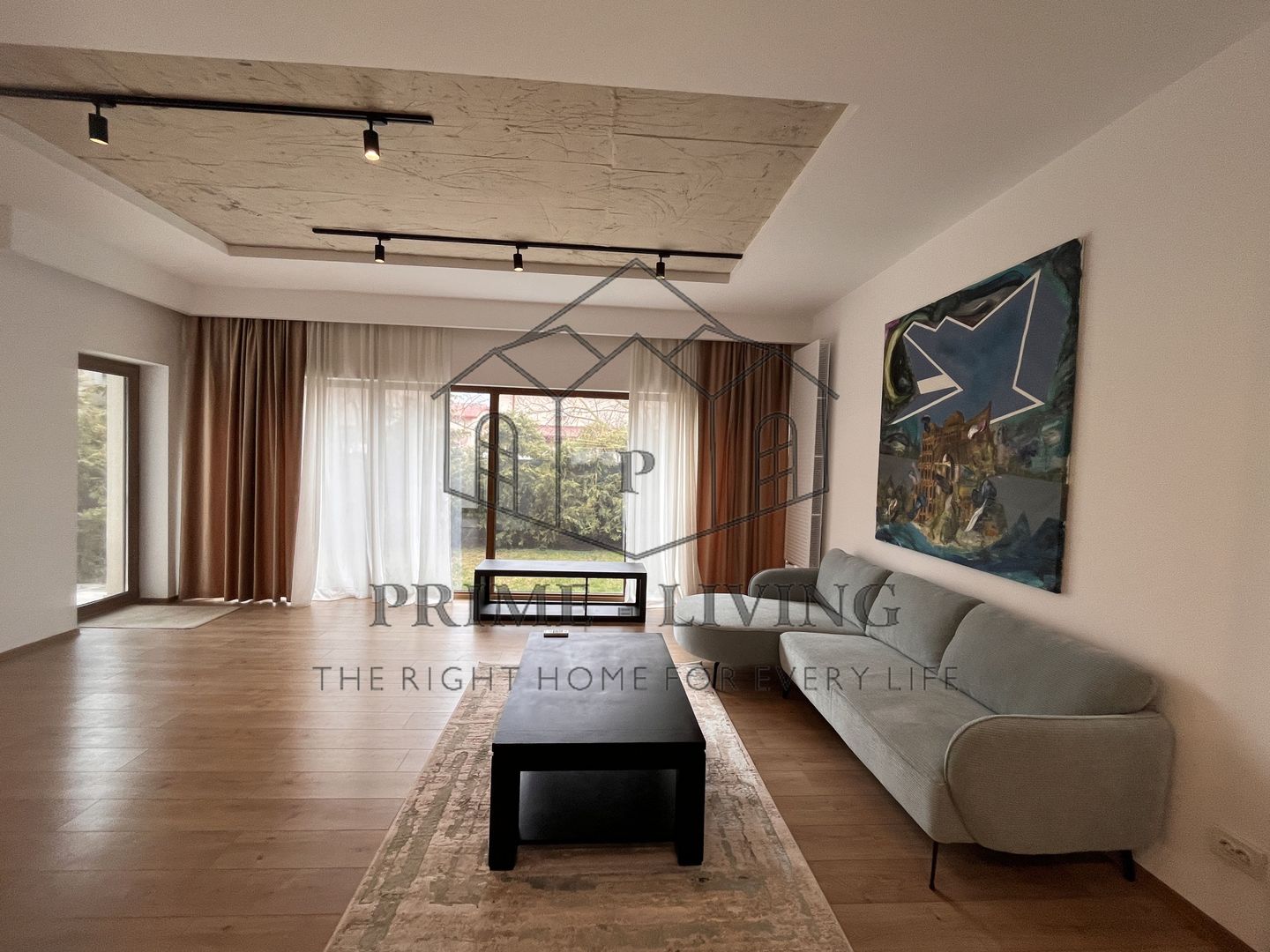 VILA INDIVIDUALA CU 4 CAMERE IN COMPLEX, LA INCHIRIERE IN ZONA PIPERA - Poză 1