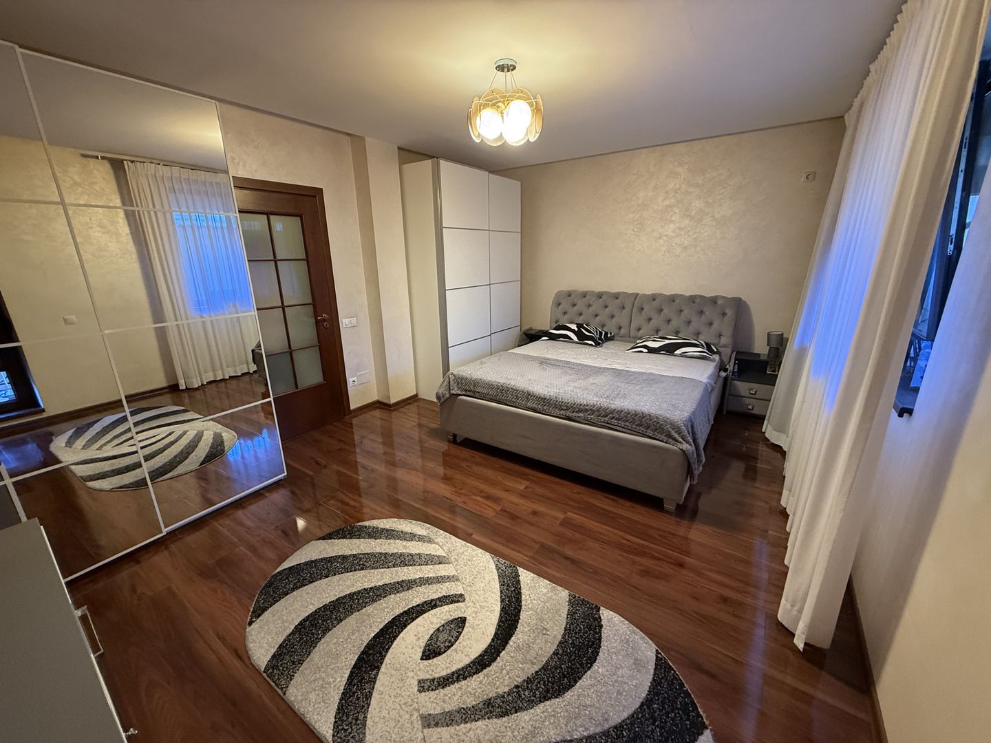 Apartament 58 Mpu + Curte Proprie 167 mp - Imobil 2014 - Poză 2