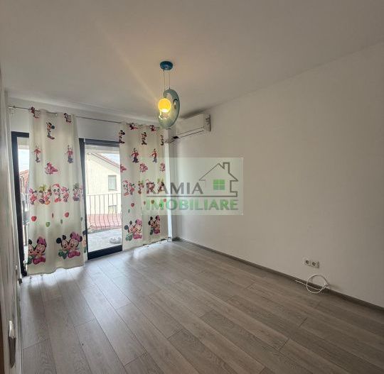 Casă Înșiruită Hărman 4 Camere, Curte Teren 225 mp - Poză 9