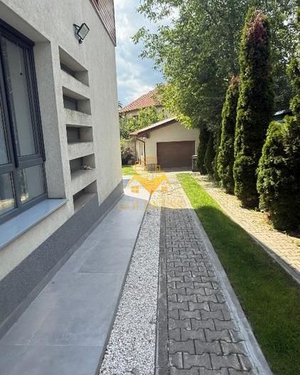 Casa individuala 5 camere zona centrala , 210 mp si garaj propriu! - Poză 3