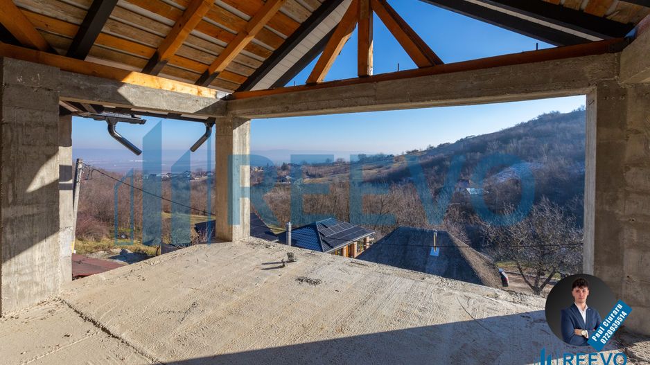 Pensiune/Vilă la roșu P+E+M în Sărata - Poză 23