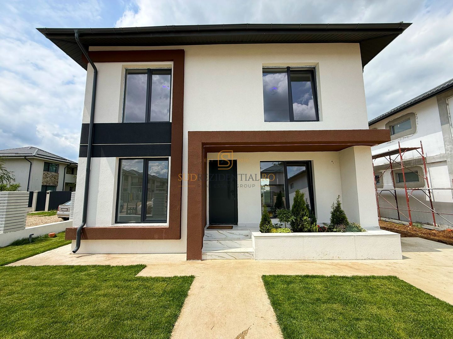 Vila Individuala Moderna / 4 Camere / 3 Bai / Zona centrala - Poză 1