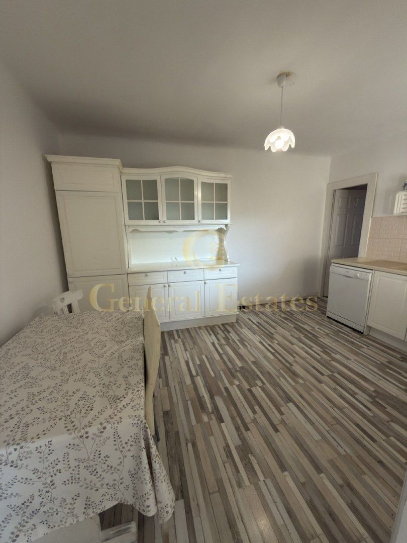 Apartament spatios cu 3 camere - Poză 5