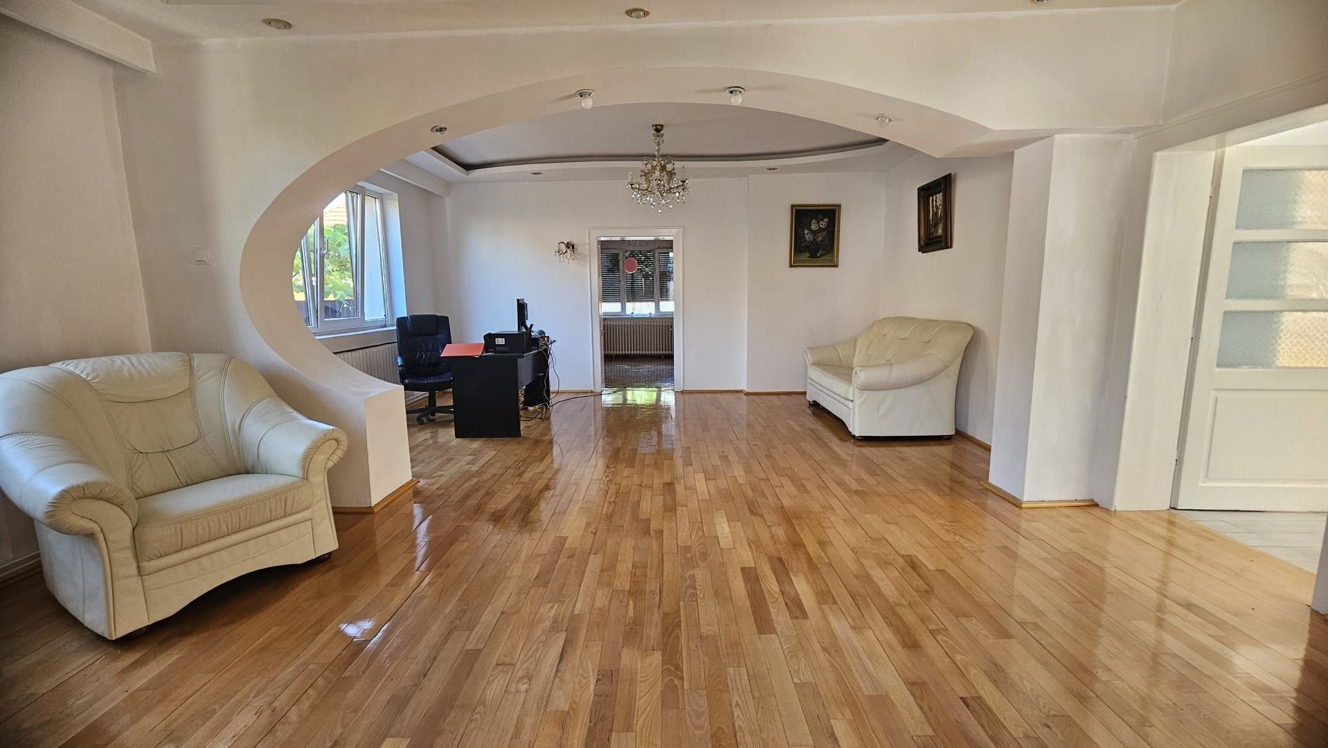 Casă individuală de închiriat – 4 camere, curte și terasă – Terezian - Poză 1