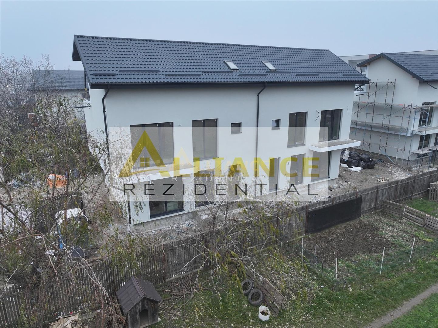 VILA P+1+M  de vanzare in zona Primarie - Popesti-Leordeni - Poză 2