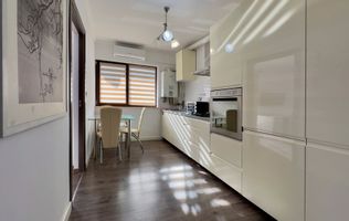 Apartament cu 2 camere decomandate – confort, funcționalitate și energie bună