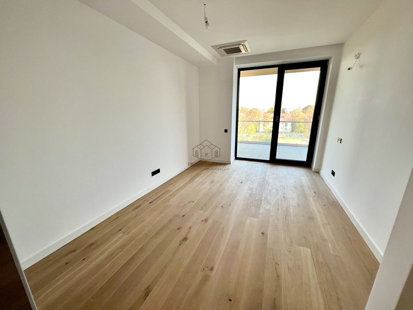 APARTAMENT DEOSEBIT CU 3 CAMERE LA VANZARE CU VEDERE LA LAC - Poză 10
