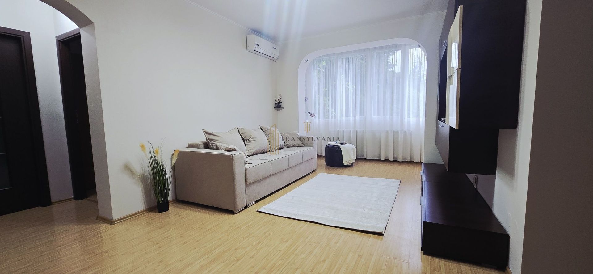 Apartament 3 camere de închiriat – zonă centrală - Poză 1