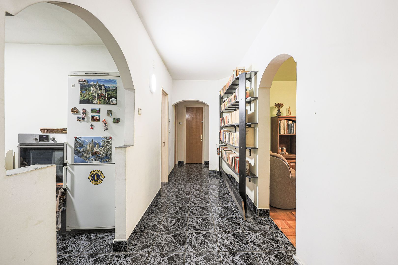 Apartament foarte spațios cu 5 camere la parter in Micalaca Comision 0 - Poză 7